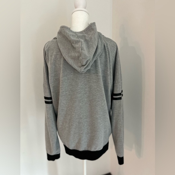 Material GirlGray Hoodie for practice & all your other plans. L Size - Picture 5 of 8